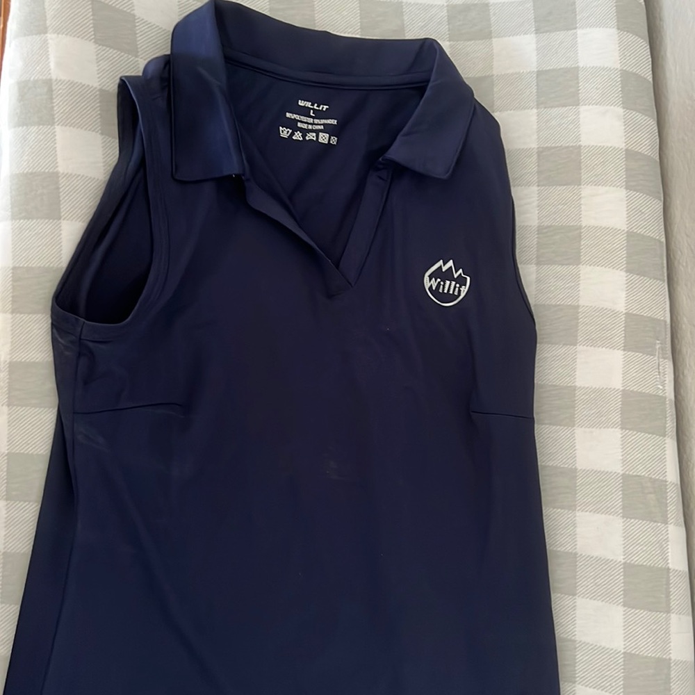 WILLIT- size large moisture resistant material